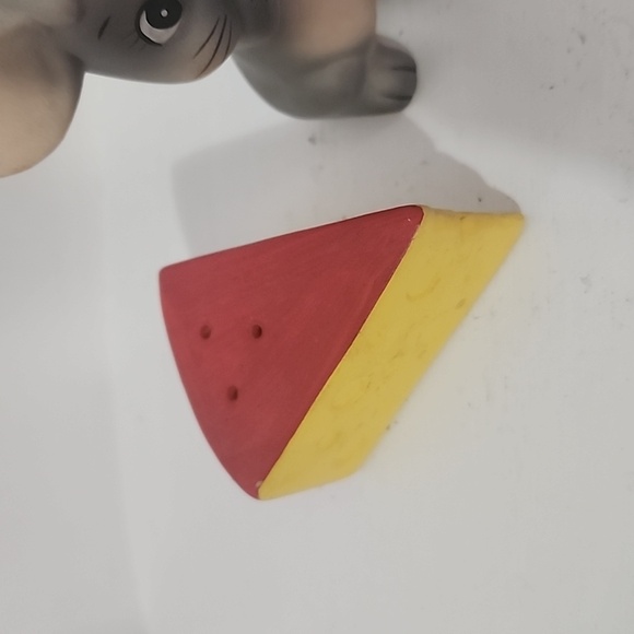 Anthropomorphic Mouse with Cheese Salt and Pepper Shakers - Mid Century - Picture 4 of 4